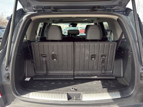 Used 2025 Hyundai Santa Fe Limited FWD image 9