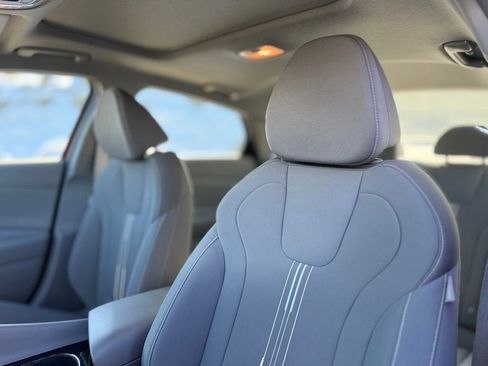 Used 2025 Hyundai Elantra SEL image 14