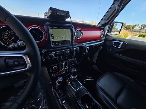 Used 2023 Jeep Wrangler Rubicon AWD/4WD image 22