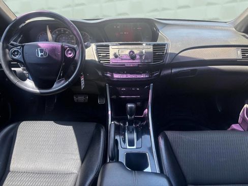 Used 2017 Honda Accord Sport image 19