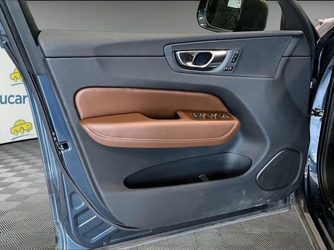 Used 2025 Volvo XC60 B5 Plus w/ Climate Package image 10