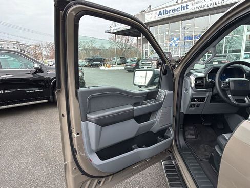 Used 2025 Ford F150 Lariat w/ Equipment Group 501A Mid image 26