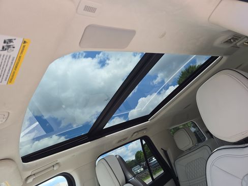 Used 2022 Lincoln Navigator Black Label AWD/4WD image 31
