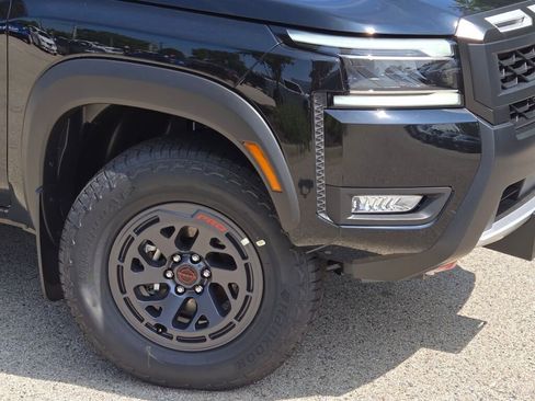 New 2025 Nissan Frontier PRO-4X w/ Pro Premium Package image 3