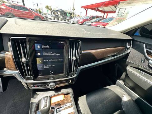 Used 2018 Volvo S90 T5 Momentum w/ Convenience Package FWD image 12