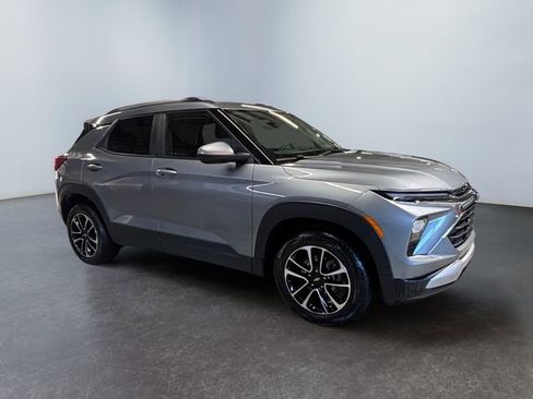 Used 2025 Chevrolet TrailBlazer LT image 7