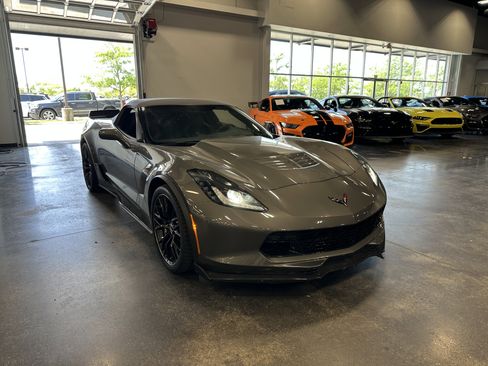 Used 2015 Chevrolet Corvette Z06 w/ 3LZ Preferred Equipment Group RWD image 4