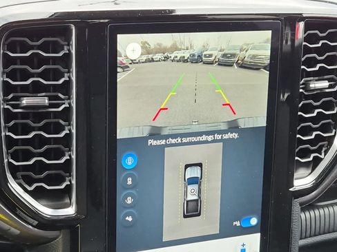 Used 2025 Ford Ranger XLT w/ Technology Package image 14