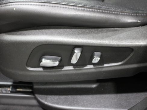 Used 2017 Cadillac XT5 Luxury w/ Driver Awareness Package AWD/4WD image 5