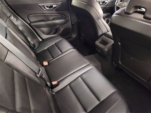 Used 2024 Volvo S60 B5 Core image 31