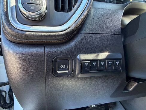 Used 2023 GMC Sierra 2500 AT4 w/ Gooseneck/5TH Wheel Package AWD/4WD image 20