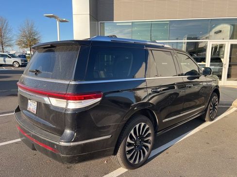 Used 2022 Lincoln Navigator Black Label image 3