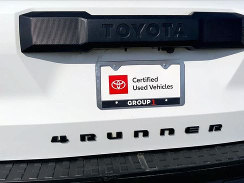 Used 2025 Toyota 4Runner SR5 AWD/4WD image 10