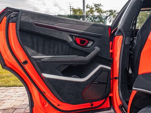 Used 2024 Lamborghini Urus Performante image 39