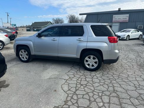 Used 2011 GMC Terrain SLE image 9