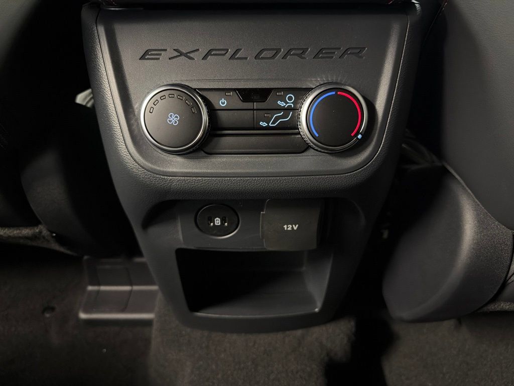 New 2027 Ford Explorer ST-Line AWD/4WD image 34