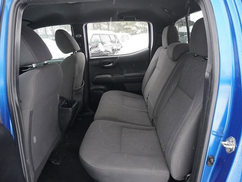 Used 2017 Toyota Tacoma TRD Off-Road image 27