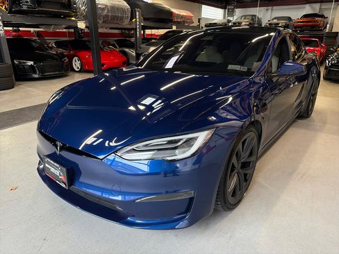 Used 2021 Tesla Model S Plaid image 11