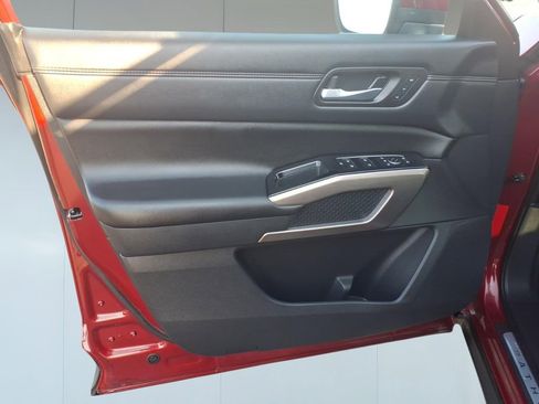 Used 2024 Nissan Pathfinder Platinum w/ Cargo Package image 11