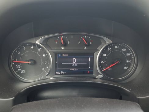 Used 2024 GMC Terrain SLE AWD/4WD image 18