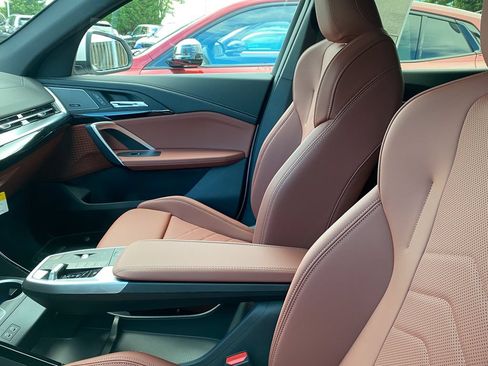 New 2026 BMW X2 xDrive28i w/ Technology Package AWD/4WD image 7