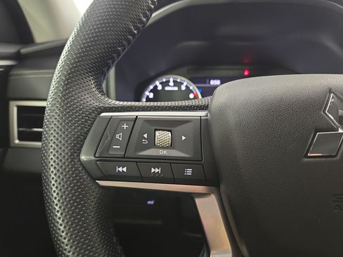 Used 2022 Mitsubishi Outlander SE AWD/4WD image 15