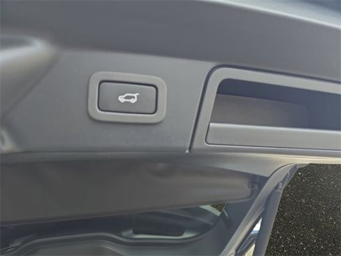 Certified 2020 Land Rover Range Rover Velar R-Dynamic S image 16