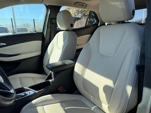 Used 2023 Buick Encore GX Essence w/ Experience Buick Package image 11