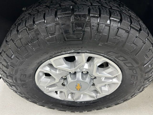 Used 2022 Chevrolet Silverado 2500 LT w/ All Star Edition AWD/4WD image 9