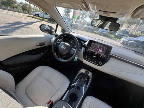 Used 2022 Toyota Corolla LE FWD image 23
