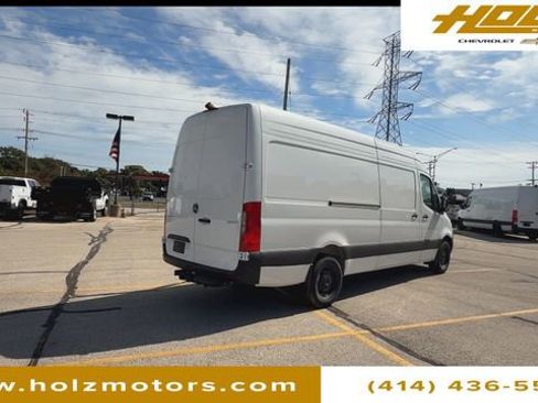 Used 2025 Mercedes-Benz Sprinter 2500 image 2