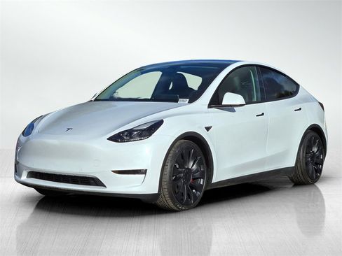 Used 2023 Tesla Model Y Long Range image 8