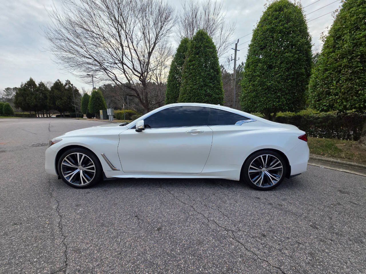 Used 2017 INFINITI Q60 2.0t w/ Premium Plus Package 2.0T AWD/4WD image 2