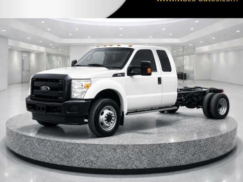 Used 2015 Ford F450 XL w/ Power Equipment Group image 1