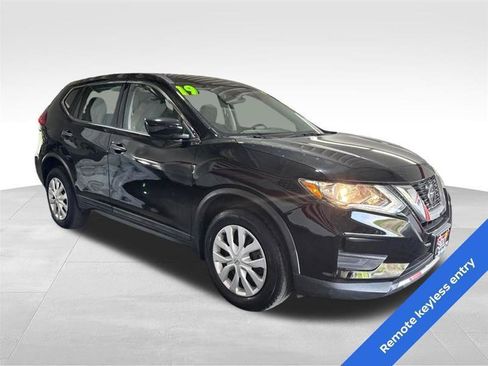 Used 2019 Nissan Rogue S AWD/4WD image 3
