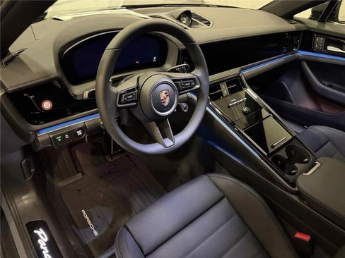 New 2026 Porsche Panamera 4 image 4