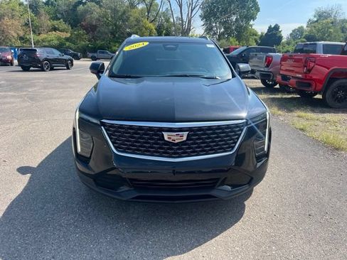 Used 2024 Cadillac XT4 Premium Luxury AWD/4WD image 2