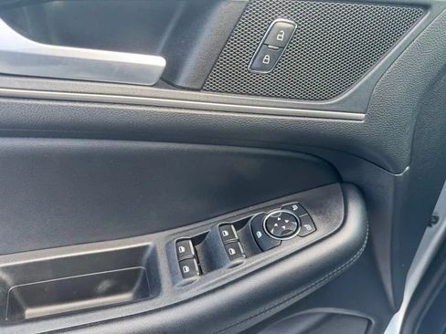 Used 2022 Ford Edge SEL AWD/4WD image 12