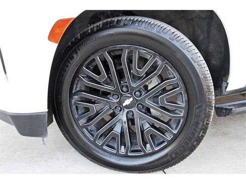 Used 2021 Chevrolet Tahoe High Country w/ Premium Package image 31