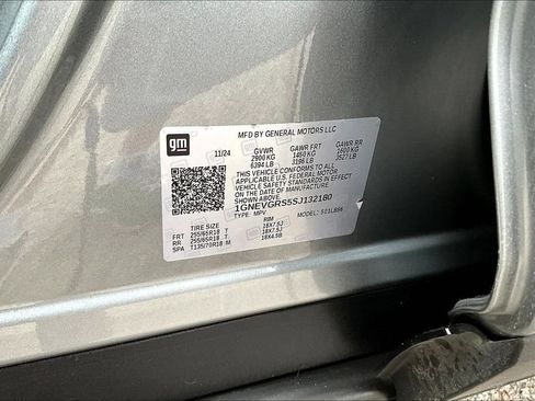 Used 2025 Chevrolet Traverse LT AWD/4WD image 18
