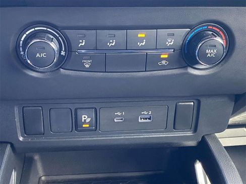 Used 2023 Nissan Frontier SV w/ Technology Package image 28