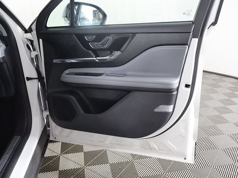 Used 2022 Lincoln Corsair AWD w/ Equipment Group 101A image 24