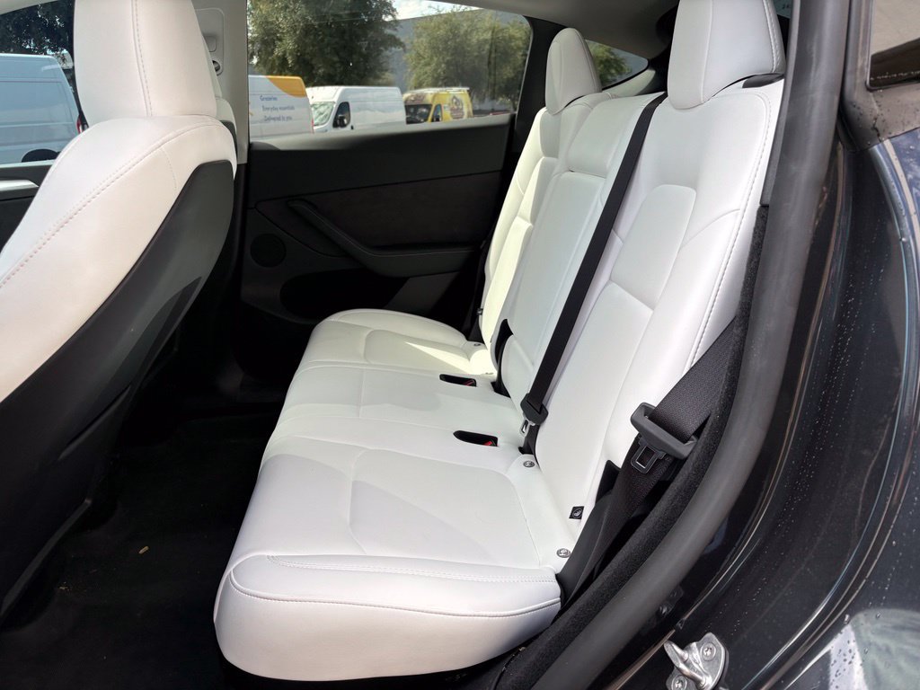 Used 2025 Tesla Model Y Performance AWD/4WD image 10
