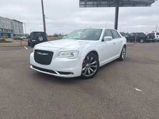Used 2019 Chrysler 300 Touring L w/ Quick Order Package 22F video 2