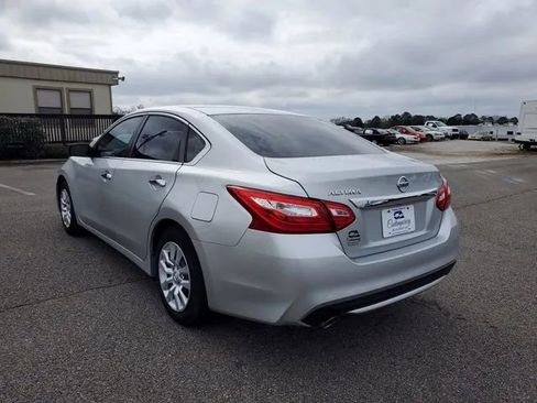 Used 2017 Nissan Altima 2.5 S w/ Power Driver Seat Package image 3
