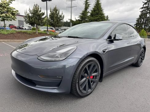 Used 2022 Tesla Model 3 Long Range AWD/4WD image 4