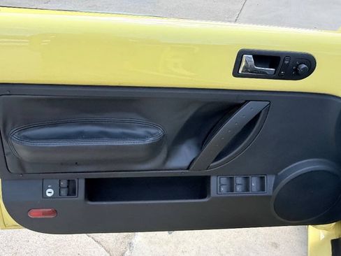 Used 2007 Volkswagen Beetle Convertible w/ Package 1 FWD image 30