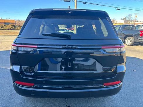 Used 2023 Jeep Grand Cherokee Limited w/ Luxury Tech Group II image 7