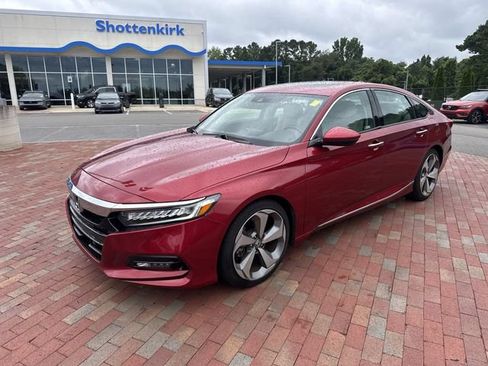 Used 2020 Honda Accord Touring image 4