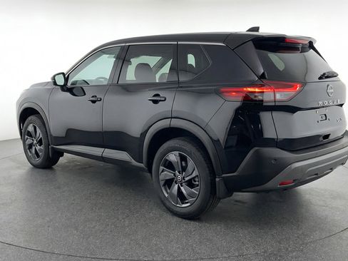 Used 2025 Nissan Rogue SV image 6